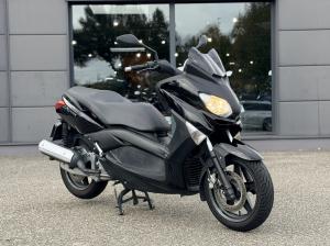 YAMAHA XMAX 125