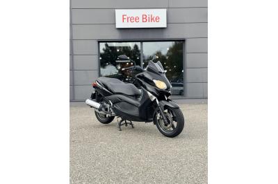YAMAHA XMAX 125