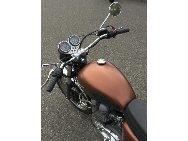 TRIUMPH BONNEVILLE 865 T100