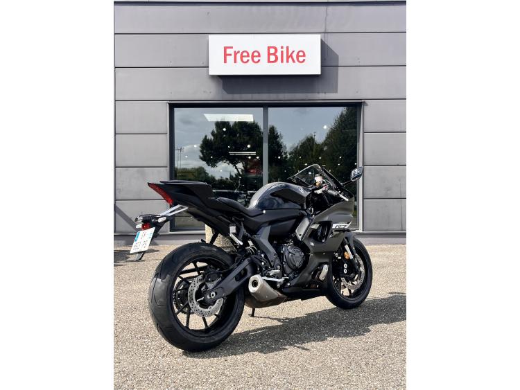 YAMAHA YZF-R7