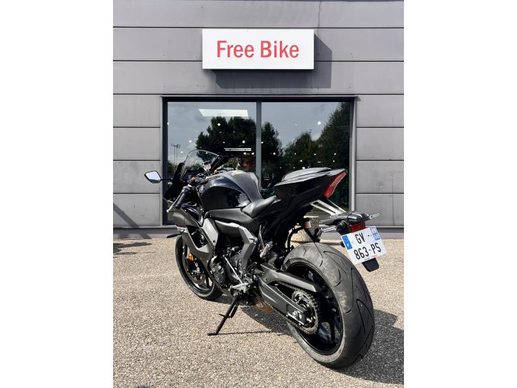 YAMAHA YZF-R7